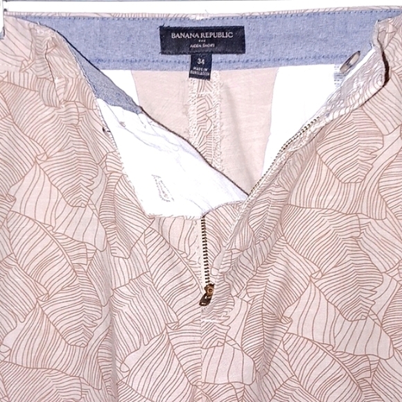 𝅺BANANA REPUBLIC Palm Leaf Print Shorts, 34 🏖 - Fun In The Sun - Picture 4 of 4